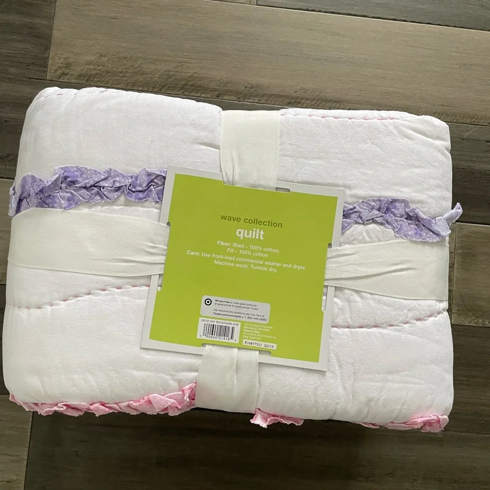 Brand New Circo Full/ Queen Sz Girls3 pc Quilt Set Wave Collection